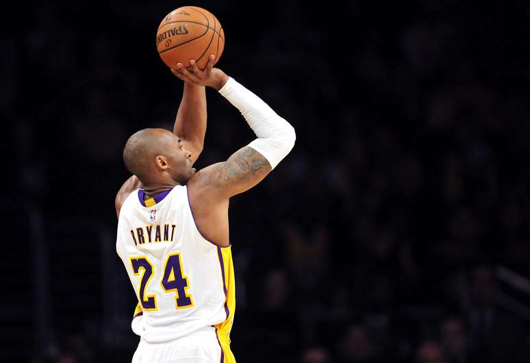 Kobe Bryant se destacou, mas não evitou nova derrota dos Lakers