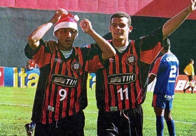 <p>Com a marca, Atlético-PR conquistou seu título de maior expressão: o Brasileirão de 2001</p>