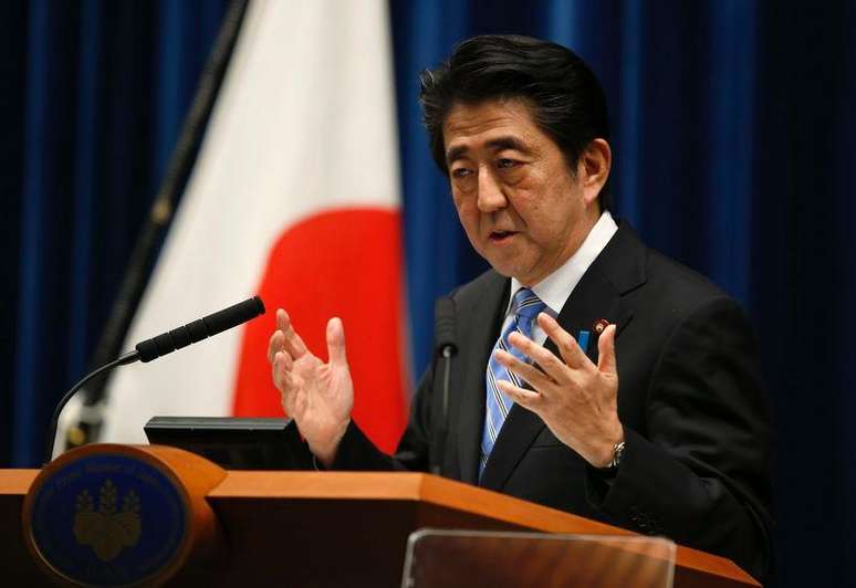 <p>Primeiro-ministro do Japão, Shinzo Abe, durante coletiva de imprensa em Tóquio</p>