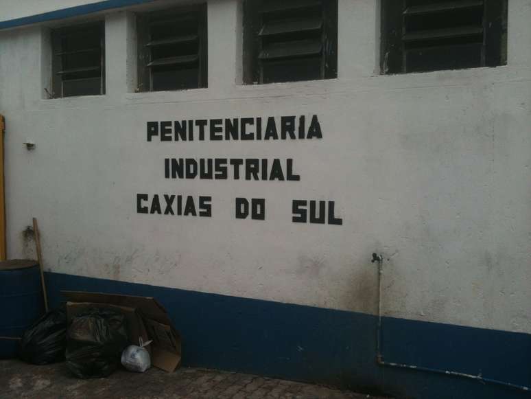 Fachada da Penitenciária Industrial de Caxias do Sul