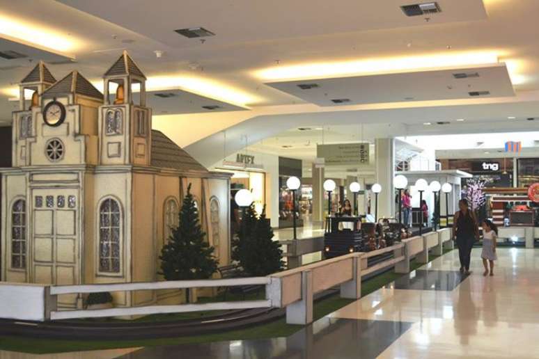 Decoração de Natal do shopping Raposo, em São Paulo