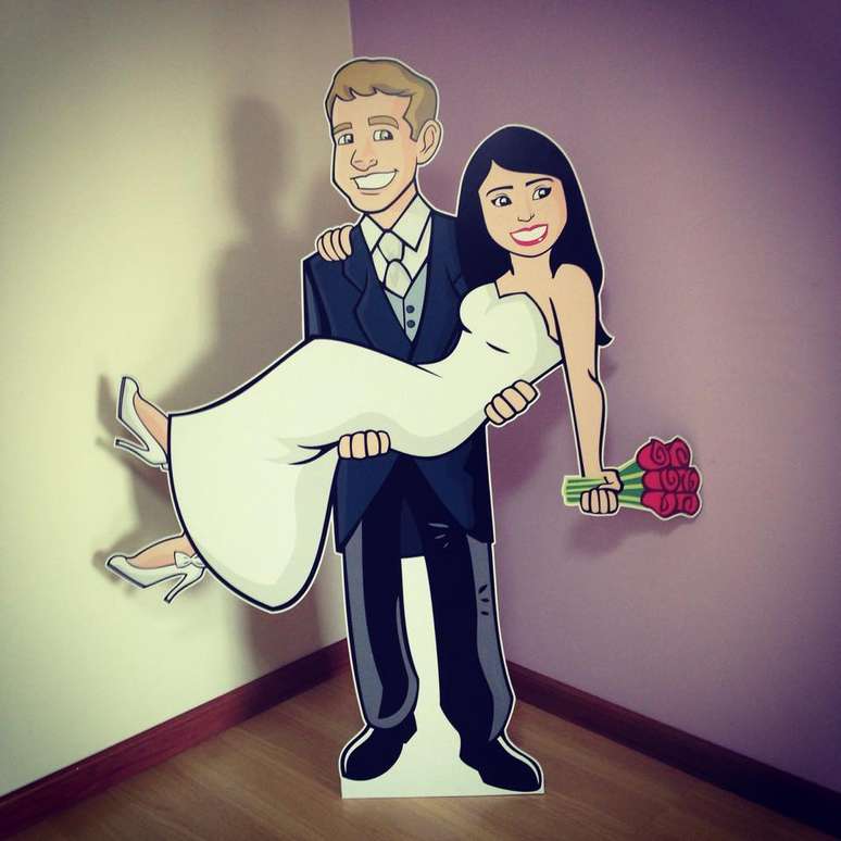 A Toonicado é uma empresa especializada em personalizar itens usados em casamentos com caricaturas do casal. E possível até ter uma versão em cartoon dos noivos em tamanho real