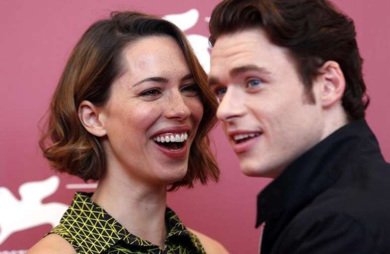 Atriz Rebecca Hall e ator Richard Madden, do filme "Uma Promessa", posam para foto durante Festival de Veneza, em 4 de setembro de 2013.