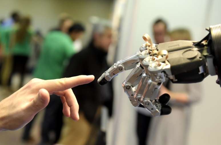 <p>Mais de 430 especialistas em robótica humanoide procedentes de 31 países, segundo os organizadores da universidade Carlos III de Madri, mostram as habilidades de suas criações</p>