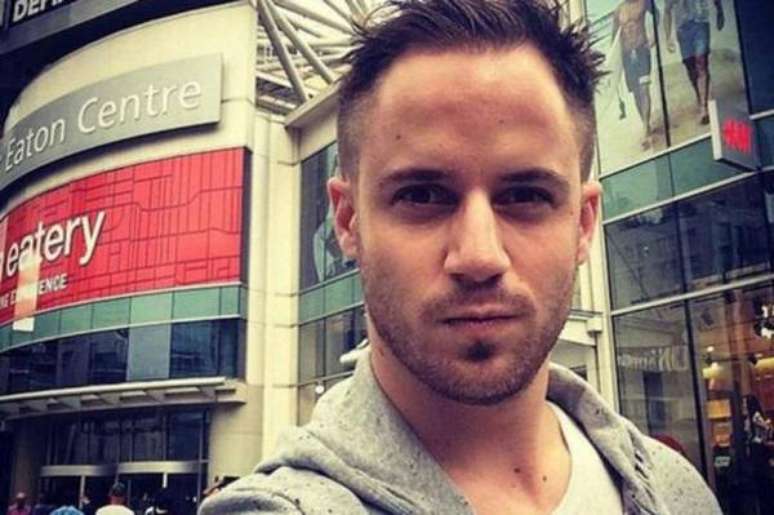 <p>Julien Blanc</p>