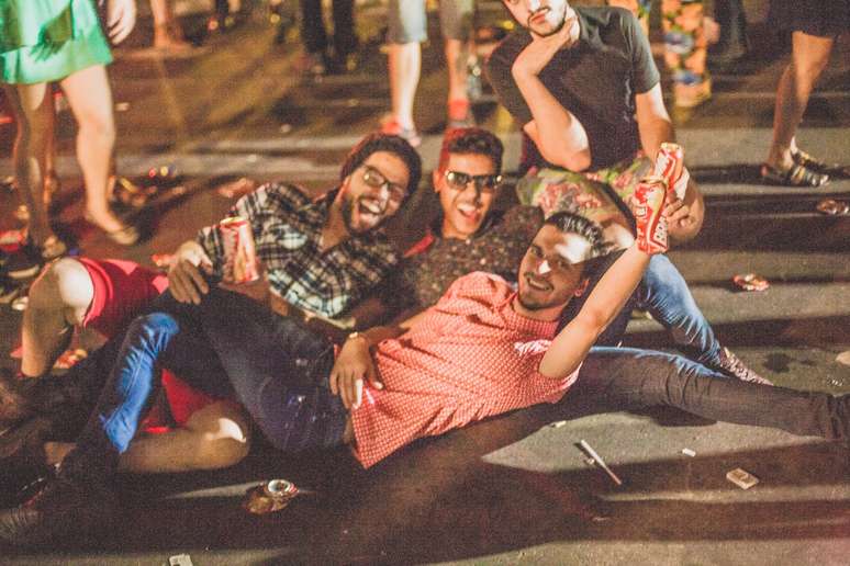 Let&iacute;cia Sabatella ganha apoio com deita&ccedil;o