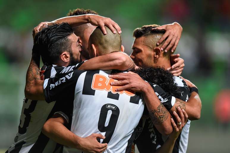 O Atlético-MG voltou a fazer quatro gols e golear o Flamengo em casa nesta quarta-feira, vencendo os cariocas por 4 a 0 na Arena Independência.
