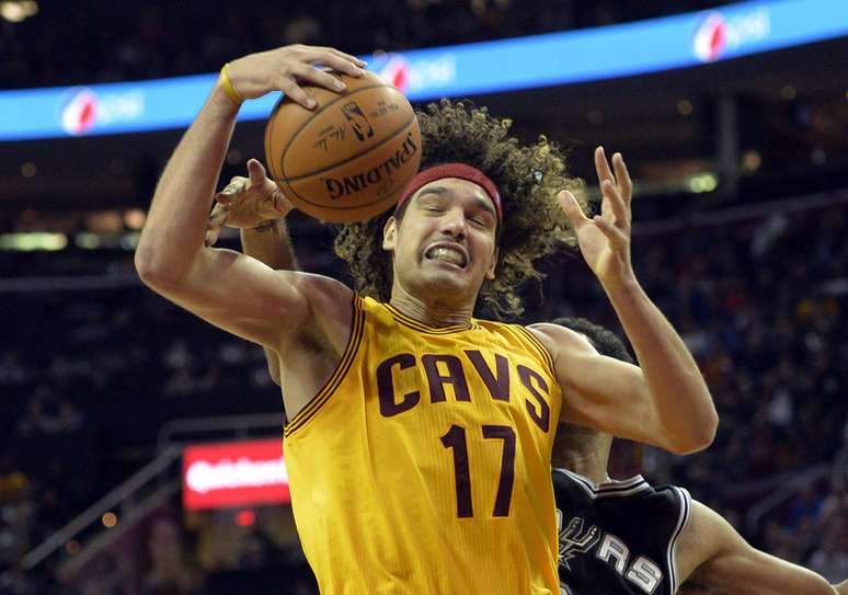 Anderson Varejão foi cestinha e ainda apanhou 11 rebotes