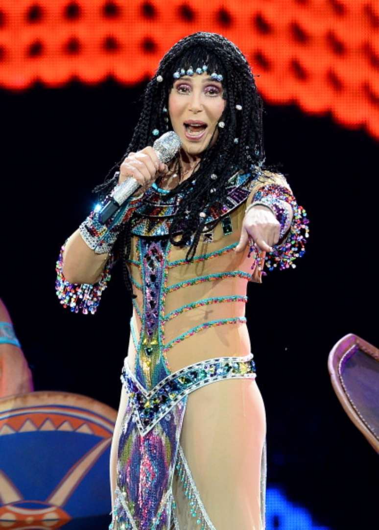 Com infecção no rim, Cher teve que cancelar os próximos shows de sua turnê 