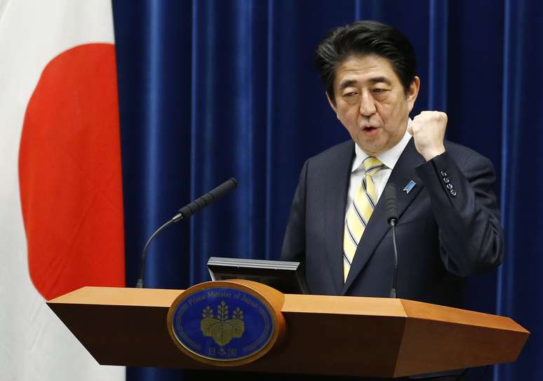 O premiê japonês dissolveu a Câmara baixa do Parlamento nesta sexta-feira