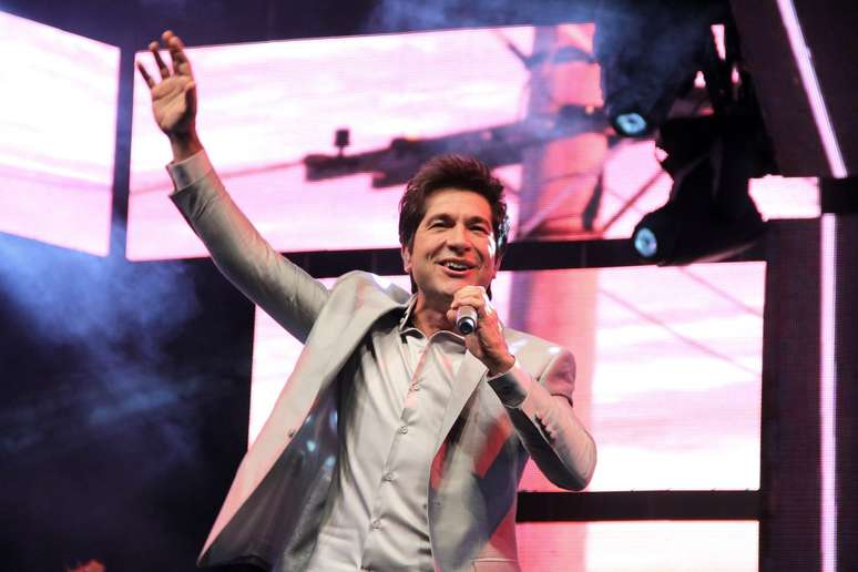 O cantor Daniel recebeu v&aacute;rios famosos em show realizado na noite de sexta-feira (21), no Citibank Hall, na Barra da Tijuca, zona oeste do Rio de Janeiro. Entre os presentes estiveram o jogador de futebol Emerson Sheik, a atriz Giovanna Lancellotti e o ator Nando Rodrigues