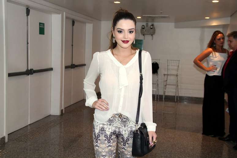 O cantor Daniel recebeu v&aacute;rios famosos em show realizado na noite de sexta-feira (21), no Citibank Hall, na Barra da Tijuca, zona oeste do Rio de Janeiro. Entre os presentes estiveram o jogador de futebol Emerson Sheik, a atriz Giovanna Lancellotti e o ator Nando Rodrigues