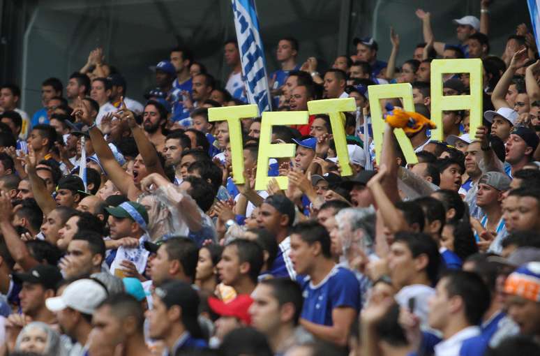 Torcida do Cruzeiro faz a festa com o tetra brasileiro