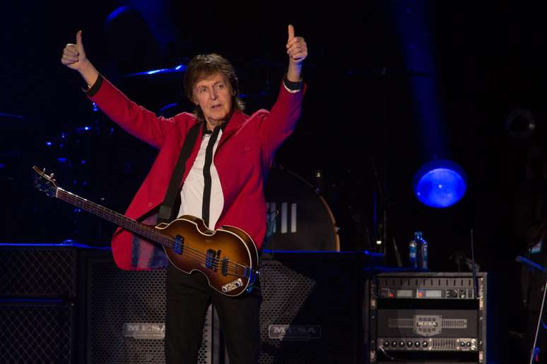 Paul McCartney se apresentou pela primeira vez na capital do Brasil. Para tal ocasião, o músico britânico fez seu habitual e longo show, beirando as três horas de duração e passeou pela carreira ao apresentar músicas de sua carreira solo, do Wings e claro, dos Beatles.