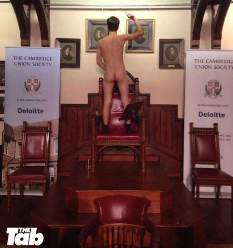 Estudantes de Cambridge disputam pelo "melhor bumbum"