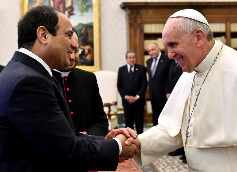 <p>&nbsp;Abdel Fatah al Sissi e o Papa Francisco durante encontro no Vaticano, em 24 de novembro</p>