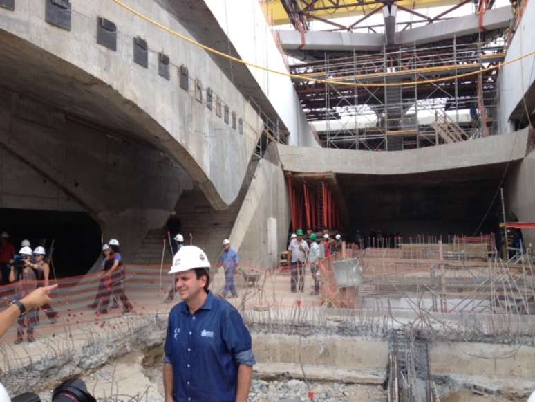 Eduardo Paes visita as obras do Museu do Amanhã na zona portuária do Rio