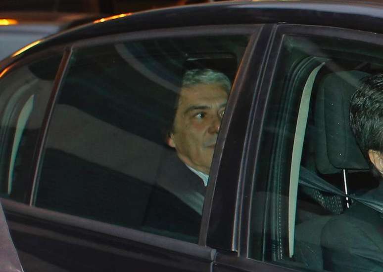 <p>Ex-primeiro-ministro Jos&eacute; S&oacute;crates chega ao tribunal em Lisboa, em 22 de novembro</p>