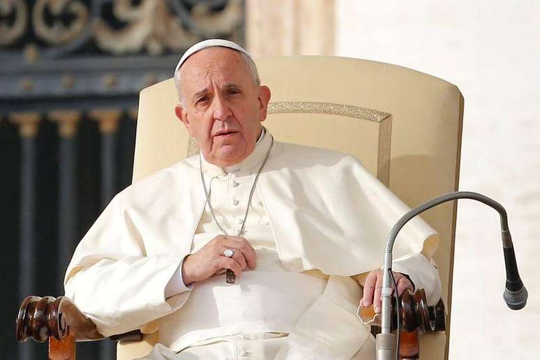 <p>Papa Francisco disse que a humanidade "não aprendeu com Hiroshima" e afirmou que pretende visitar o Iraque</p>