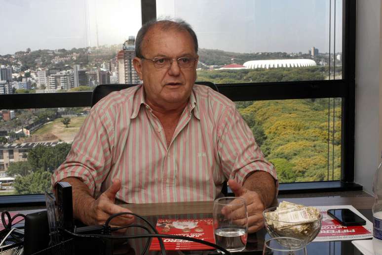 Vitório Píffero não se desesperou com a eliminação colorada na Libertadores