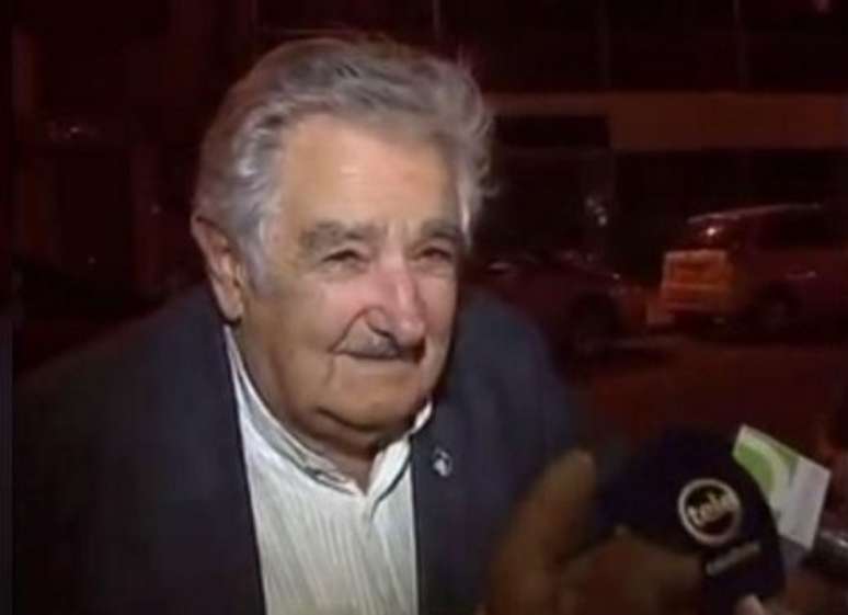 <p>Mujica deu&nbsp;cerca de R$ 10 ao mendigo</p>