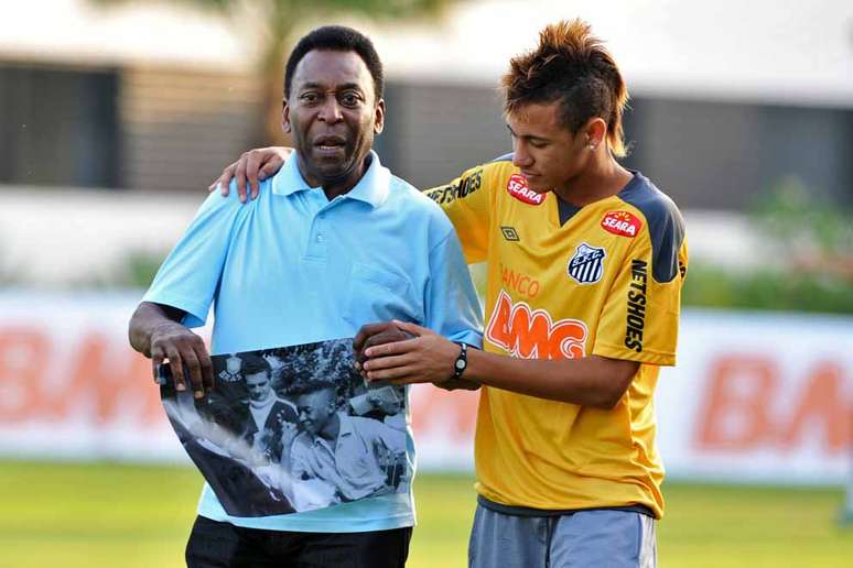 Pelé afirmou que considera Neymar "um bom jogador"