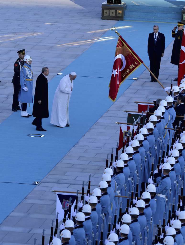 Em visita, papa elogiou os "esforços generosos" da Turquia para acolher os refugiados da Síria e do Iraque