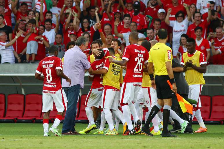 O Internacional derrotou neste sábado o Palmeiras em confronto válido pela 37ª rodada do Campeonato Brasileiro.