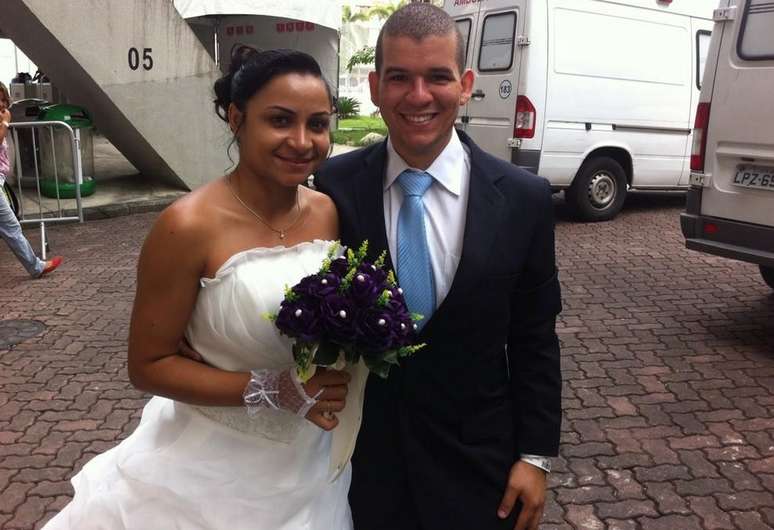 Casal Alex a Ediana participaram do casamento comunitário organizado pela Sesi/Firjan no Maracanãzinho