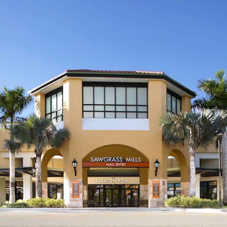 O Sawgrass Mills é o maior outlet da Flórida, com 350 lojas