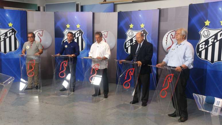 <p>Os cinco candidatos ao cargo máximo do Santos no debate</p>