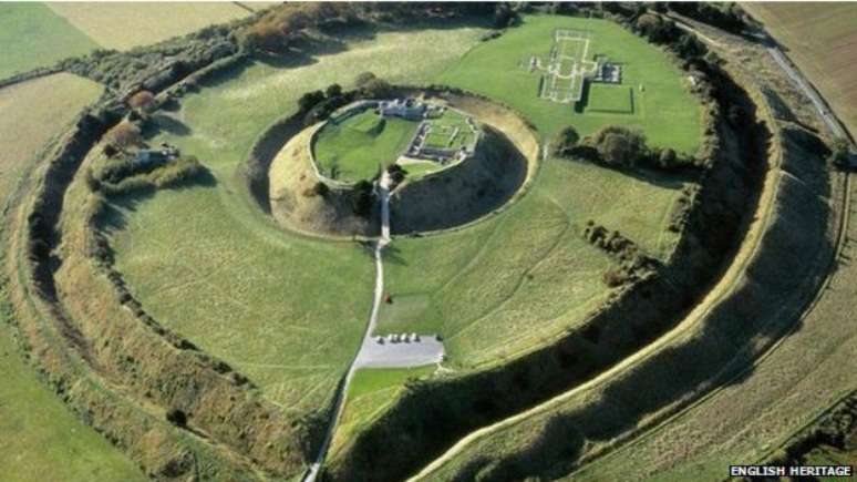 Aplicando modernas técnicas de varredura, pesquisadores reproduzem estruturas de fortaleza pré-histórica e cidade medieval na Inglaterra.