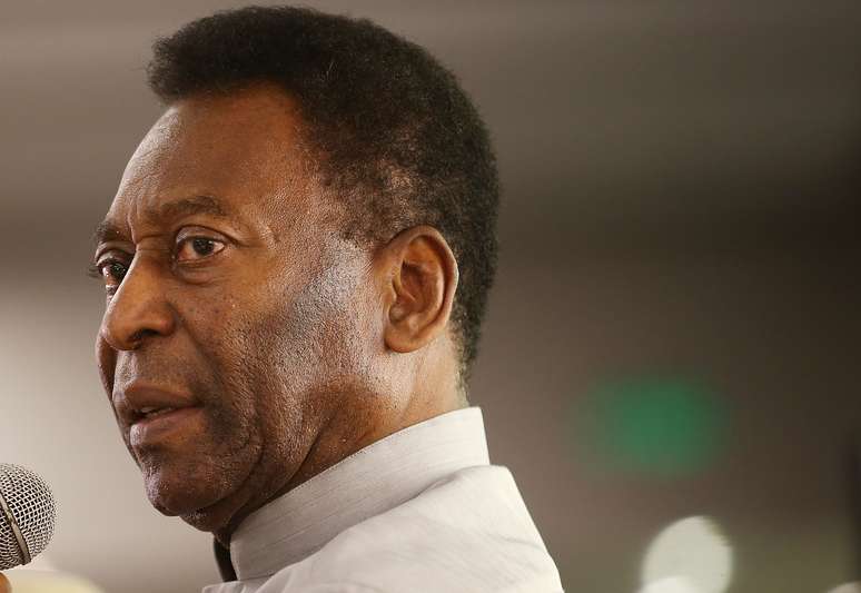 <p>Pelé continua sem qualquer sinal grave</p>