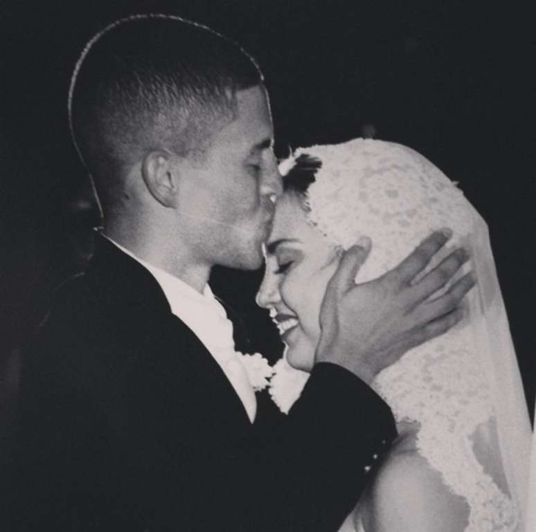 Alex, com 23 anos, Daiane, com 16, casaram no dia 26 de junho de 2000