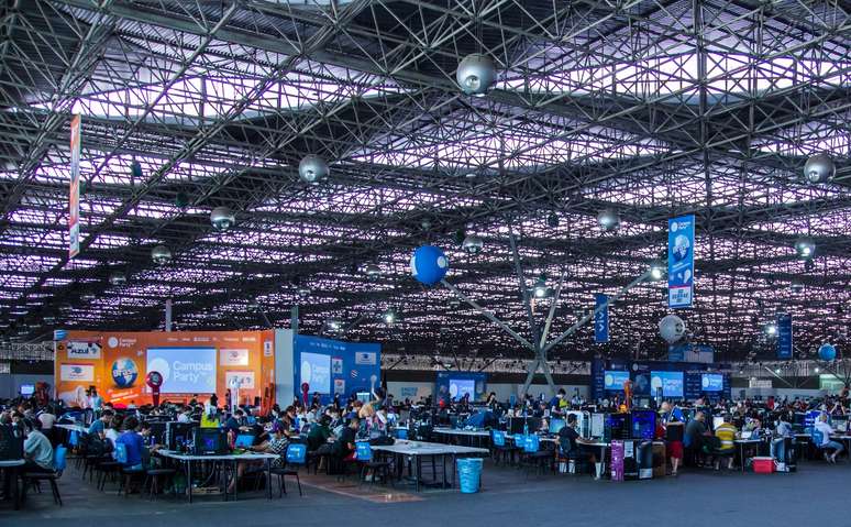 Com previsão de receber 100 mil visitantes, a Campus Party é uma ótima oportunidade de relacionamento para as startups