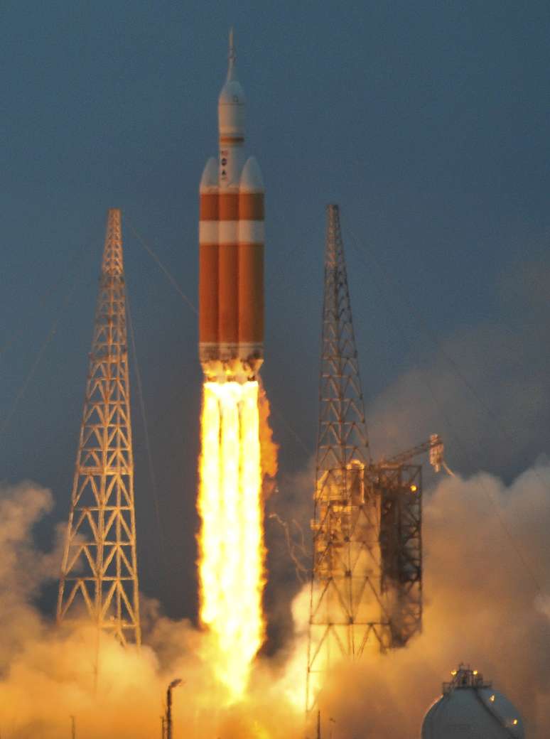 Foguete Orion decola para teste nos Estados Unidos