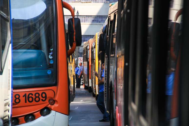 <p>Tarifa de &ocirc;nibus deve ficar mais cara no ano que vem</p>