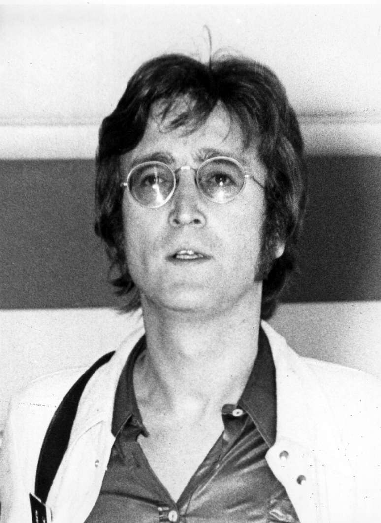 <p>John Lennon foi assassinado em 8 de dezembro de 1980</p>