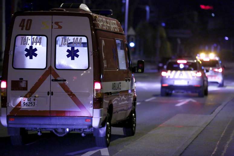 Médico cubano com ebola recebe alta após tratamento na Suíça e vai para casa com família