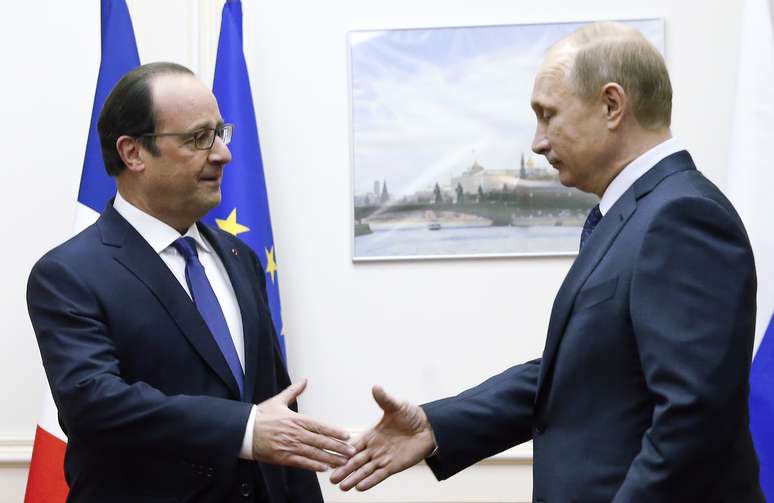 <p>Hollande viajou &agrave; R&uacute;ssia para encontro com o presidente Vladimir Putin</p>