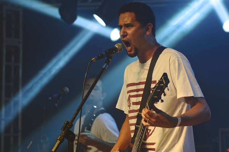 A segunda noite do Goiânia Noise Festival, que comemora 20 anos, foi realizada no Centro Cultural Martim Cererê, e contou com uma verdadeira miscelânea musical