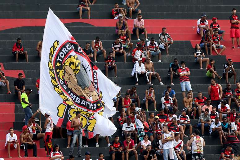 Parte da torcida do Vit&oacute;ria deixou est&aacute;dio antes mesmo do gol do Santos