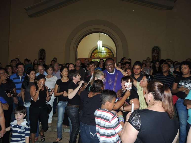 <p>Padre falou sobre os protestos em sua defesa</p>