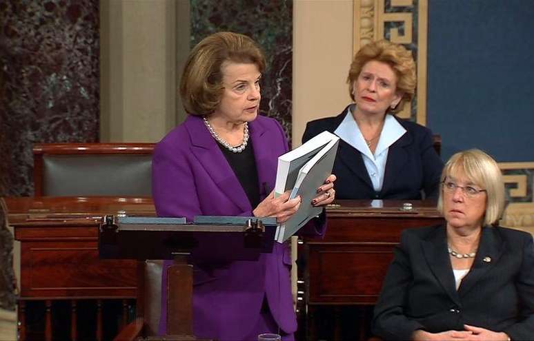 <p>Presidente do Comitê de Inteligência do Senado dos EUA, Dianne Feinstein, durante apresentação do relatório sobre as táticas da CIA de combate ao terrorismo, no Capitólio, em Washington, em 9 de dezembro</p>