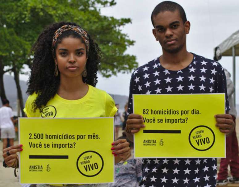 EUA param por Michael Brown; Brasil esquece seus Amarildos
