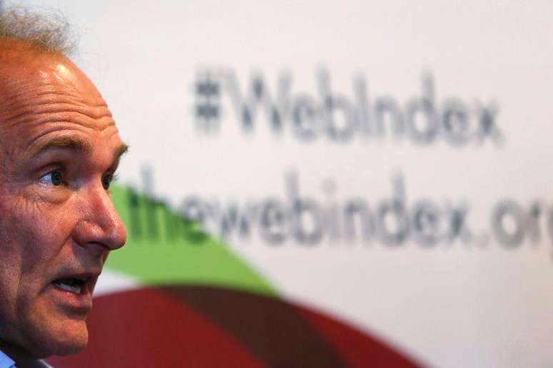 El inventor de Internet, Tim Berners-Lee, durante una conferencia de prensa en Londres, 11 diciembre, 2014. El inventor de Internet dijo el jueves que el presidente de Rusia, Vladimir Putin, está equivocado al afirmar que la web fue un proyecto creado por espías estadounidenses en la Agencia Central de Inteligencia (CIA).