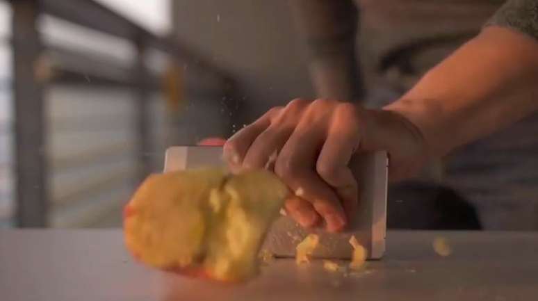 O Oppo R5, similar ao iPhone 6, foi lançado em outubro e não tem previsão de lançamento no Brasil