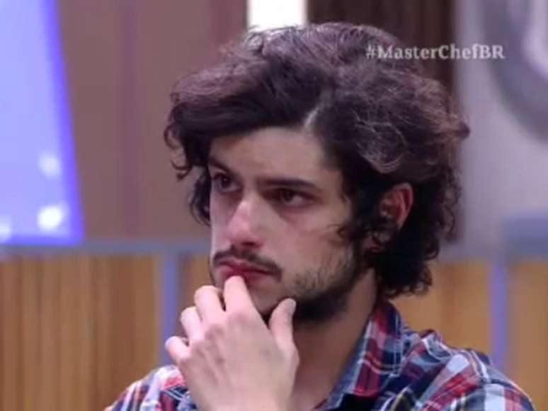 <p>Mohamad n&atilde;o segurou a emo&ccedil;&atilde;o ao ser eliminado do programa, tendo chegado t&atilde;o perto da final</p>