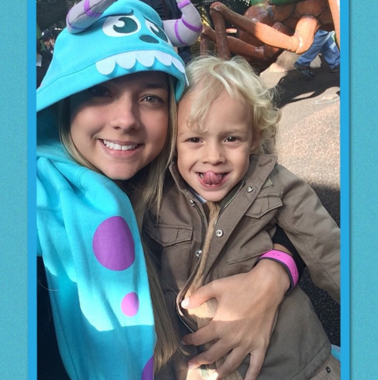 Carol Dantas e Davi Lucca curtem f&eacute;rias na Disney