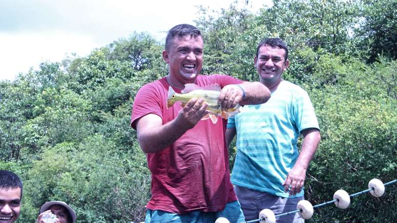 Pescaria é atividade comum na região do Rio Solimões 
